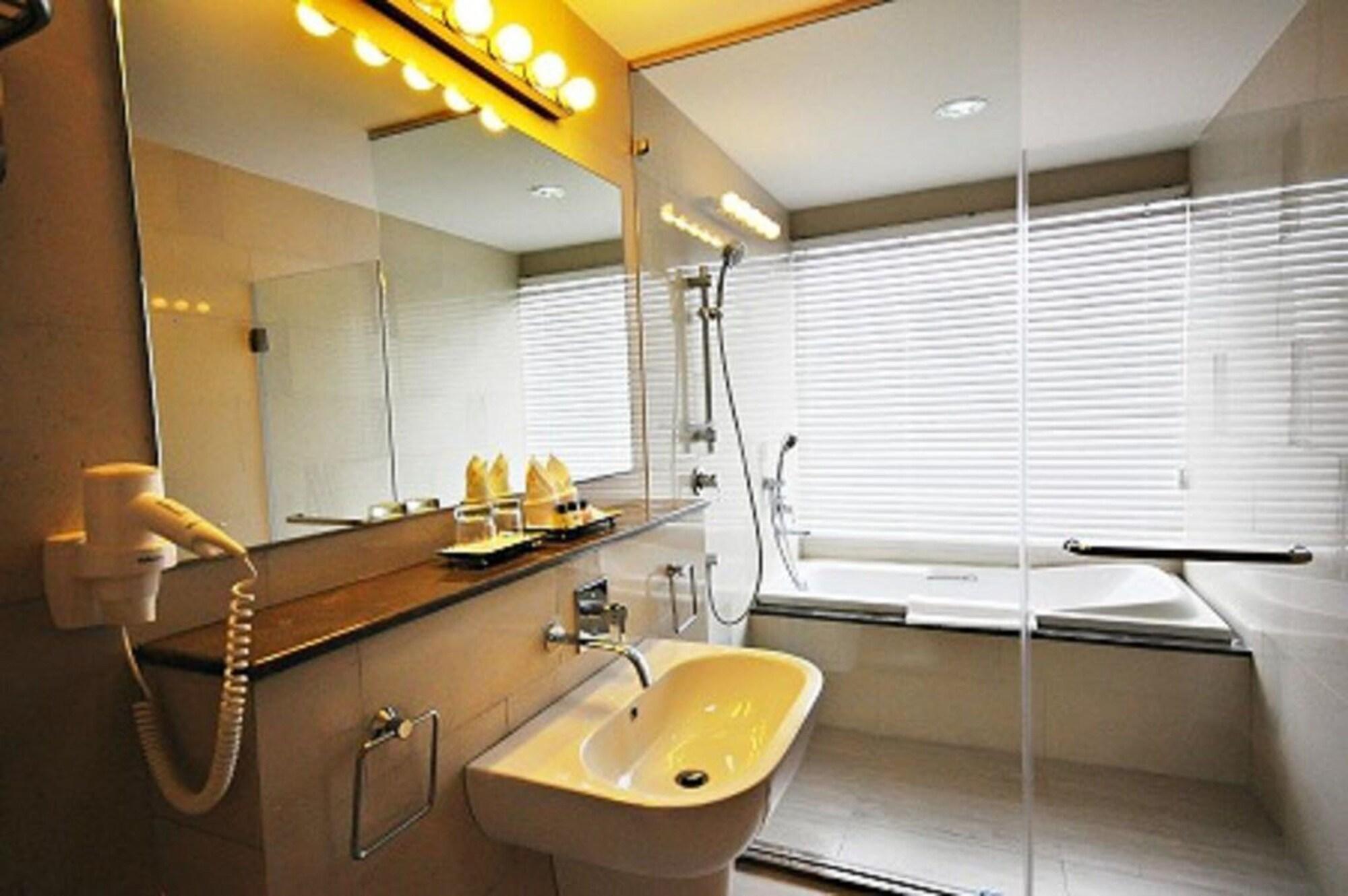 Parinda Hotel Bangkok Eksteriør bilde